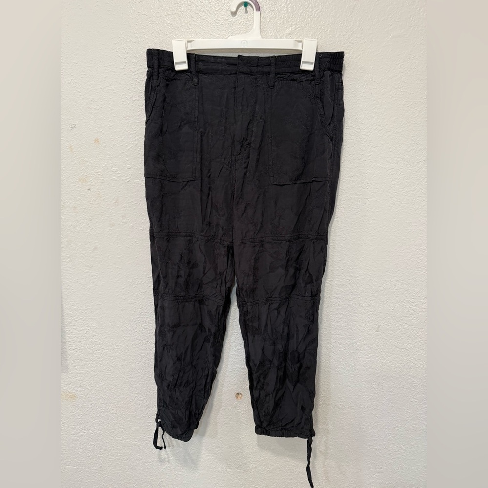 Anthropologie Womens Pants Black Floral
Jacquard Trousers Satin Size m
